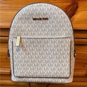 Michael Kors Adina med logo backpack in vanilla signature print canvas & leather